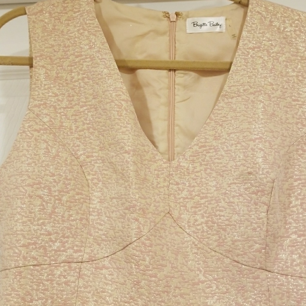 Dress - Picture 3 of 3